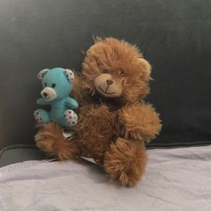 Mama bear and baby bear toys